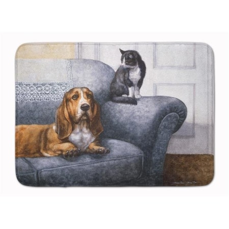 Carolines Treasures Carolines Treasures BDBA0182RUG Basset Hound & Cat on couch Machine Washable Memory Foam Mat BDBA0182RUG
